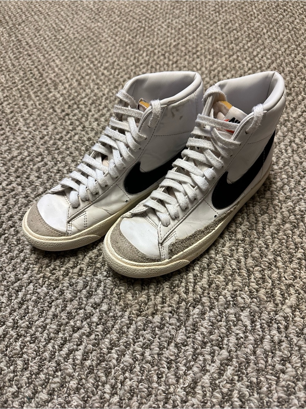 Women’s Nike Blazer Mid 77
